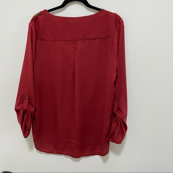 🛍 3/$45 2 Costa Blanca Blouses w. Shoulder Accent - Picture 2 of 8